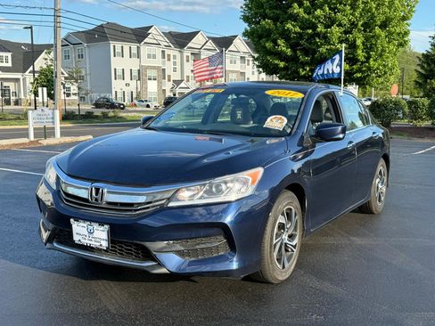 Used 2017 Honda Accord LX image 3
