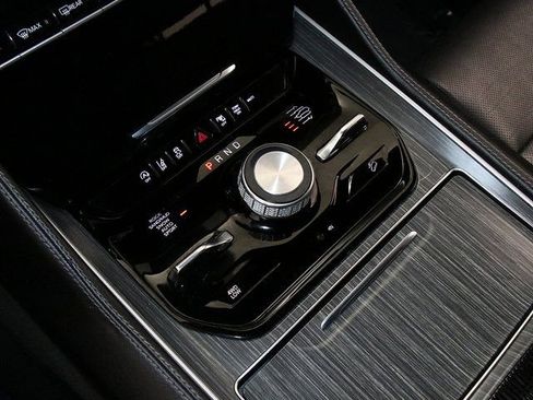 Used 2023 Jeep Wagoneer L Series III w/ Preferred Equipment Group AWD/4WD image 24