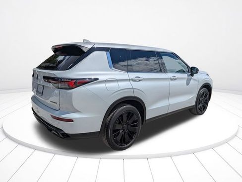 New 2026 Mitsubishi Outlander LE FWD image 4