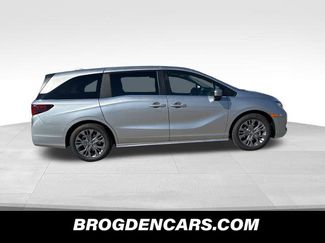 New 2026 Honda Odyssey Touring video 2