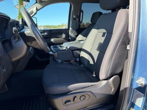 Used 2025 Chevrolet Silverado 2500 Custom w/ Custom Value Package image 10