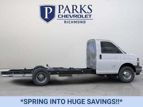 New 2025 Chevrolet Express 3500 w/ Power Convenience Package image 5