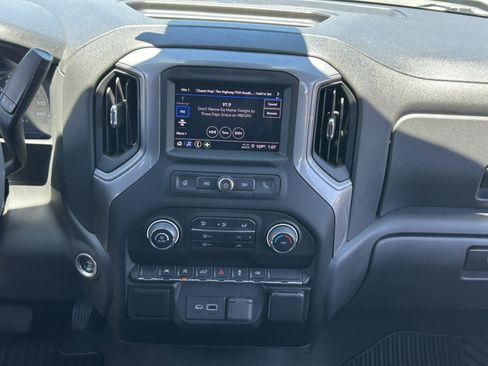 Used 2022 Chevrolet Silverado 1500 Custom RWD image 16