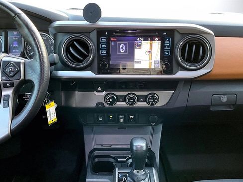 Used 2018 Toyota Tacoma SR5 image 12