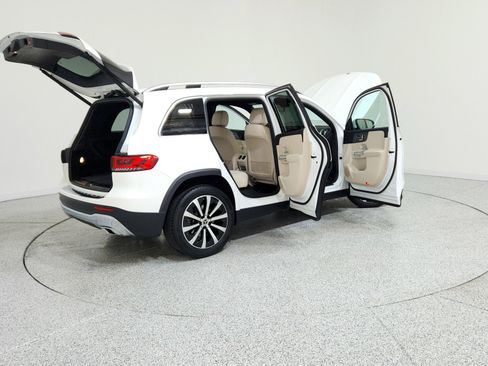 Certified 2023 Mercedes-Benz GLB 250 w/ Premium Package image 7