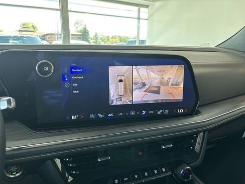 New 2025 Chevrolet Suburban Premier image 31