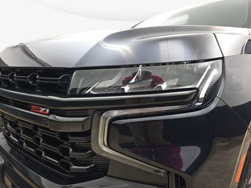 Used 2022 Chevrolet Tahoe Z71 w/ Luxury Package AWD/4WD image 32