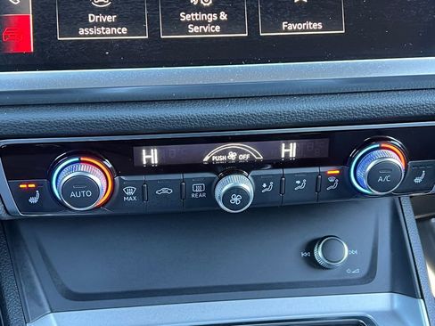 Used 2025 Audi Q3 2.0T Premium image 21