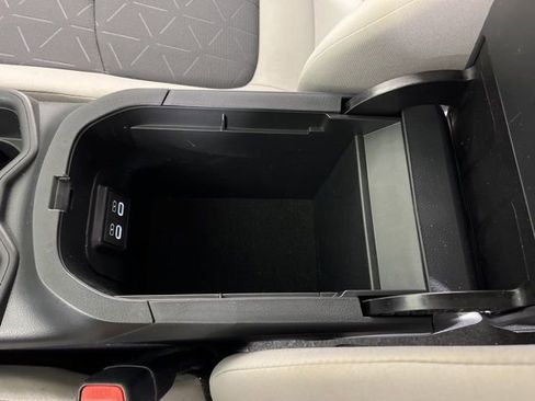 Used 2024 Toyota RAV4 XLE image 31