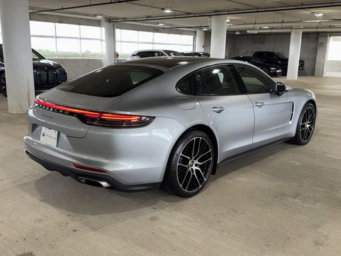 Used 2023 Porsche Panamera RWD image 8