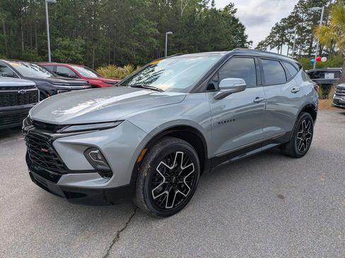 Used 2023 Chevrolet Blazer RS w/ Driver Confidence II Package FWD image 8