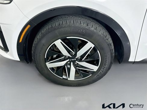Certified 2023 Kia Sorento S image 29