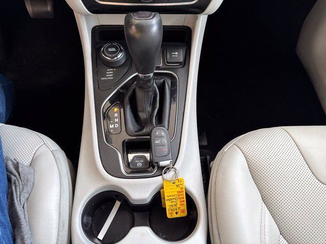 Used 2020 Jeep Cherokee Limited AWD/4WD image 26