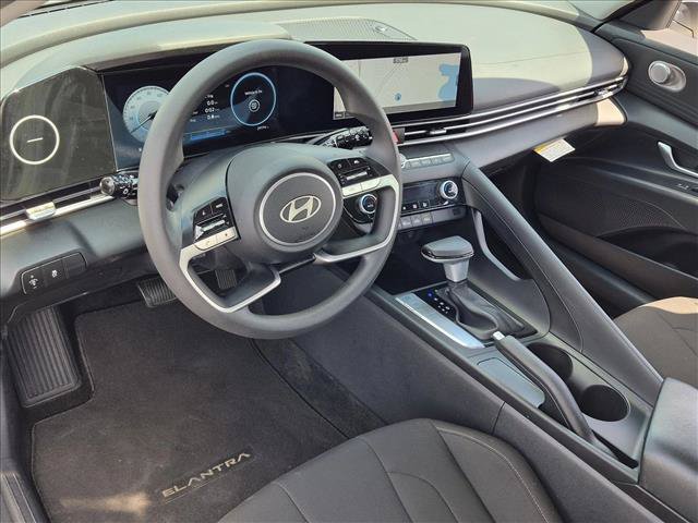 Used 2024 Hyundai Elantra SEL FWD image 10