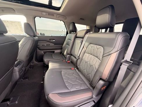 New 2026 Nissan Pathfinder Platinum w/ Cargo Package image 15