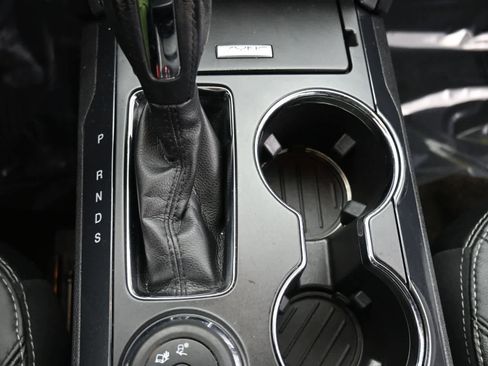 Used 2018 Ford Explorer Limited image 19