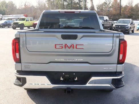 Used 2025 GMC Sierra 1500 SLT image 6
