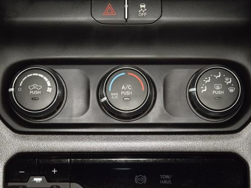 Used 2022 RAM 2500 Tradesman w/ Chrome Appearance Group AWD/4WD image 24