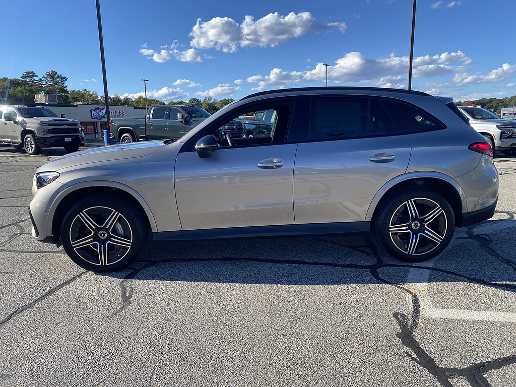 Used 2024 Mercedes-Benz GLC 300 4MATIC image 4