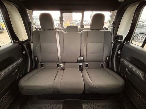 Used 2020 Jeep Gladiator Overland image 28