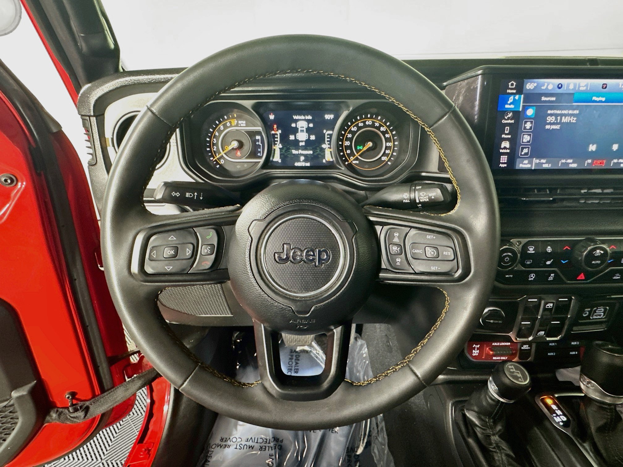 Used 2024 Jeep Gladiator Sport AWD/4WD image 15