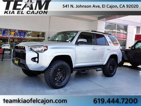Used 2018 Toyota 4Runner TRD Off-Road Premium AWD/4WD image 5