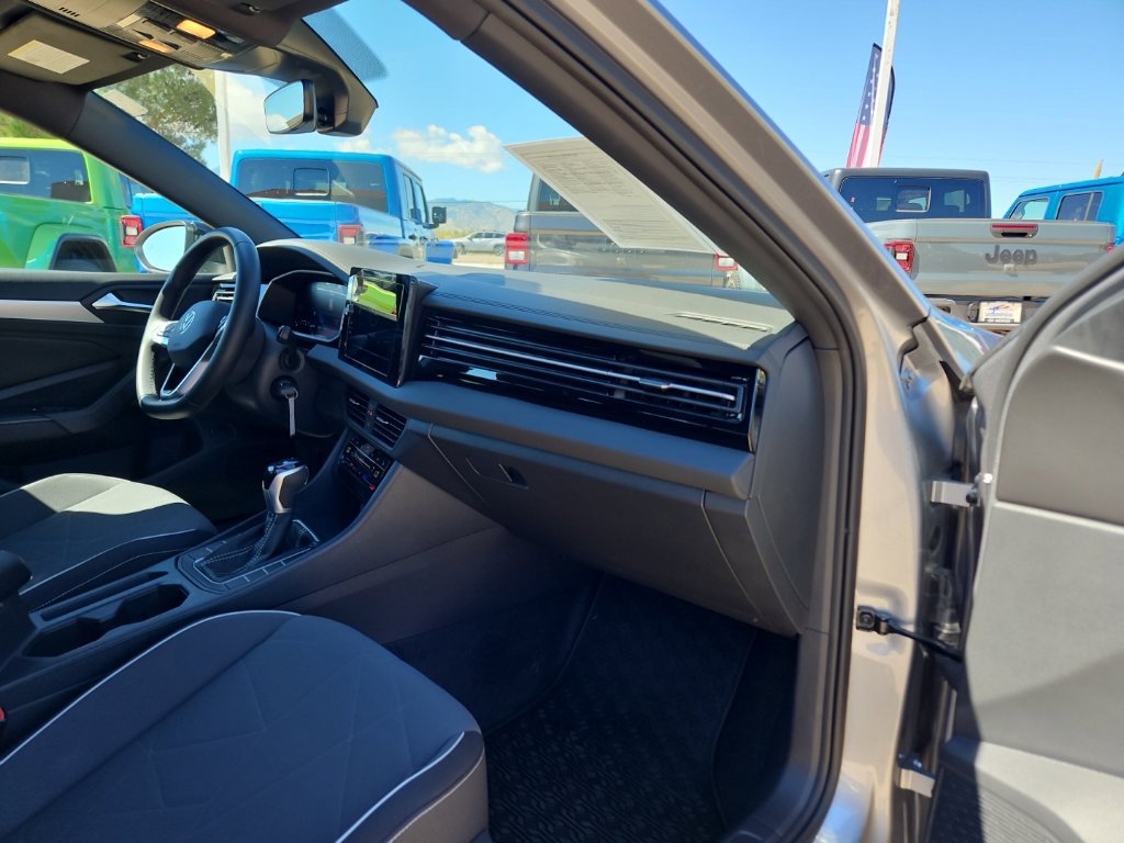 Used 2025 Volkswagen Jetta Sport FWD image 22