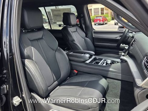 New 2026 Jeep Grand Wagoneer 2WD w/ 8-Passenger Seating Package image 17