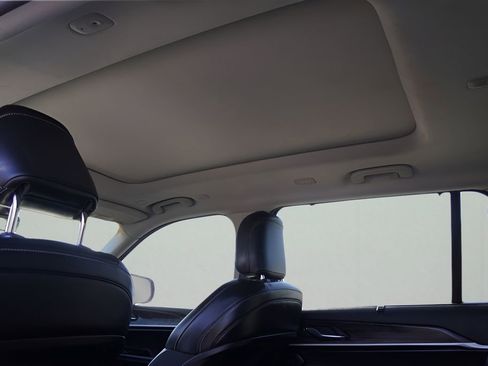 Used 2021 Jeep Grand Cherokee L Limited w/ Luxury Tech Group II image 12