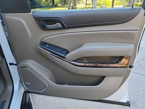 Used 2017 GMC Yukon XL SLT w/ Open Road Package image 38