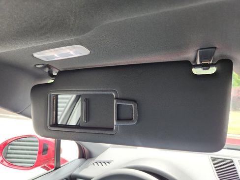 New 2026 Porsche Macan image 37