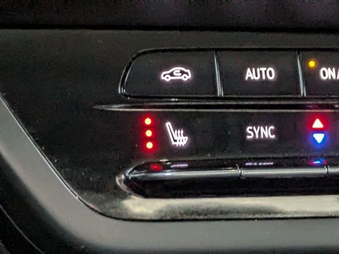 Used 2023 Buick Envision Preferred w/ Premium Seat Package image 24