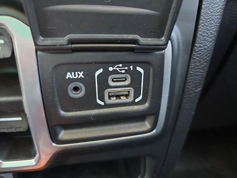 Used 2018 Jeep Wrangler Unlimited Rubicon AWD/4WD image 33
