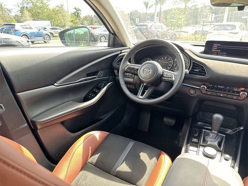 New 2024 MAZDA CX-30 Carbon image 22
