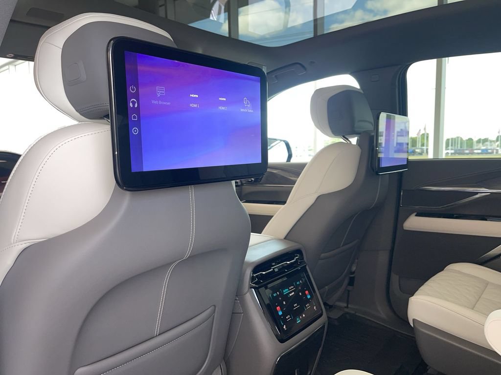 New 2026 Cadillac Escalade IQ Luxury 1 w/ LPO, Floor Liner Package AWD/4WD image 37