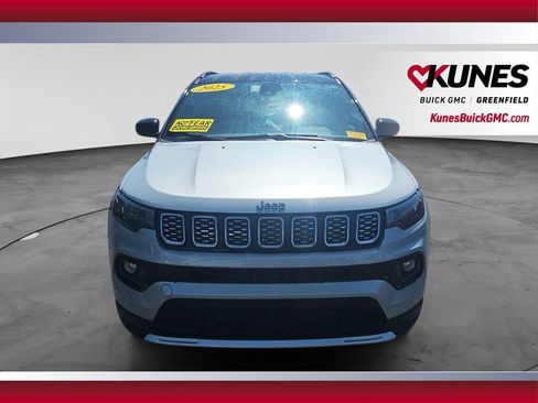 Used 2025 Jeep Compass Limited AWD/4WD image 4