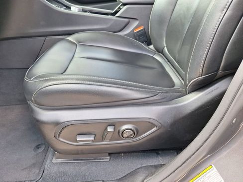 Used 2023 Jeep Grand Cherokee L Limited image 25