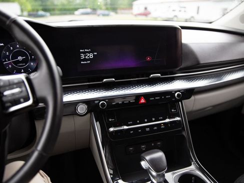 Used 2023 Kia Carnival SX Prestige FWD image 13