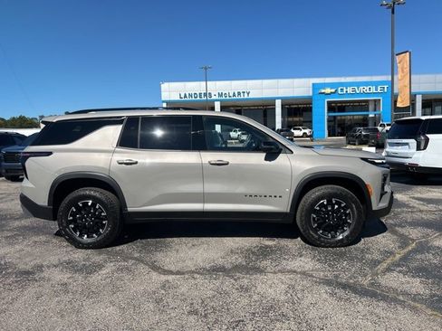 New 2026 Chevrolet Traverse Z71 w/ Enhanced Driving Package image 2