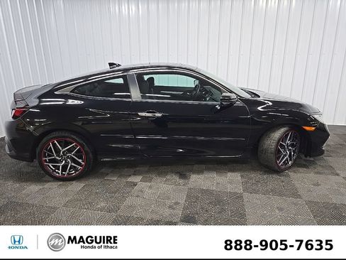Used 2020 Honda Civic Touring image 2