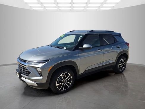 Used 2025 Chevrolet TrailBlazer LT AWD/4WD image 5