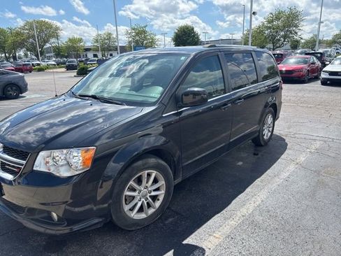 Used 2018 Dodge Grand Caravan SXT FWD image 3
