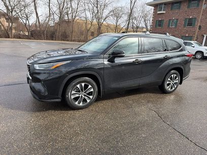 Used 2021 Toyota Highlander XLE