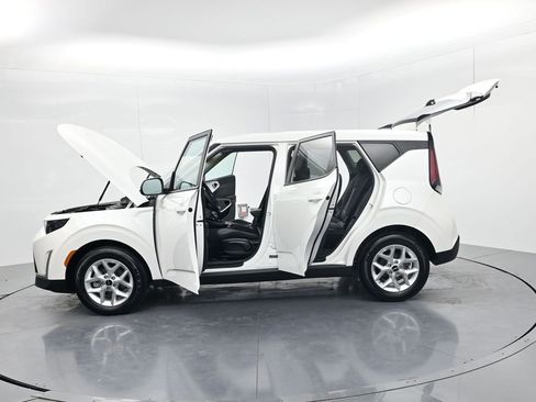 Certified 2025 Kia Soul LX w/ LX Technology Package FWD image 54