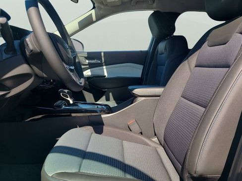 New 2026 Chevrolet Trax LT w/ Midnight Edition FWD image 31
