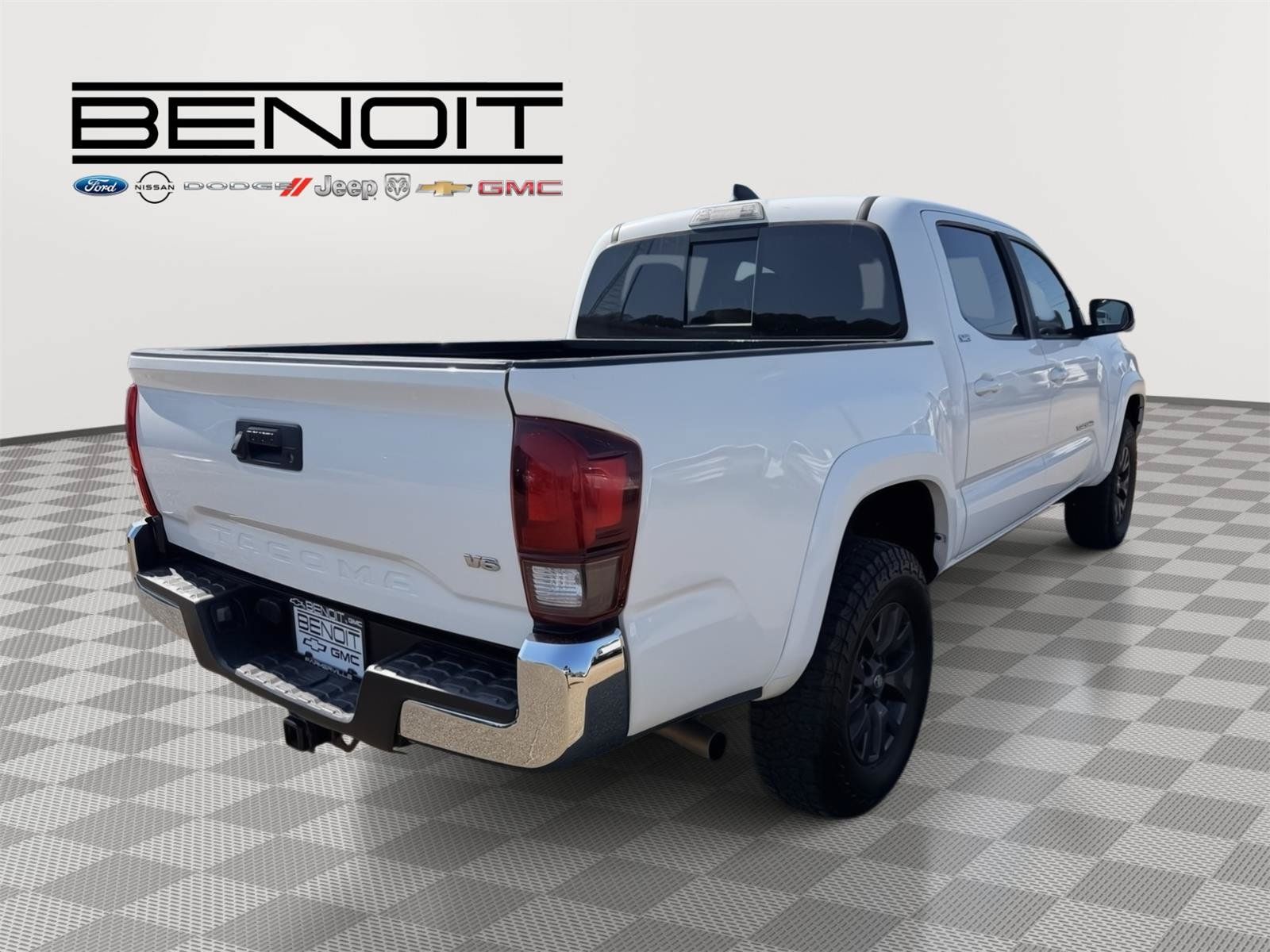 Used 2023 Toyota Tacoma SR5 RWD image 7