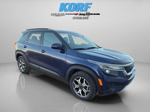Used 2021 Kia Seltos EX image 3