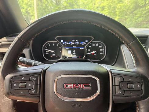 Used 2021 GMC Yukon AT4 w/ Rear Media and Nav Package AWD/4WD image 11