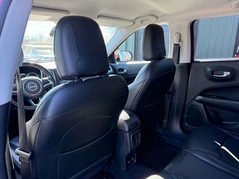 Used 2018 Jeep Compass Latitude w/ Popular Equipment Group image 24