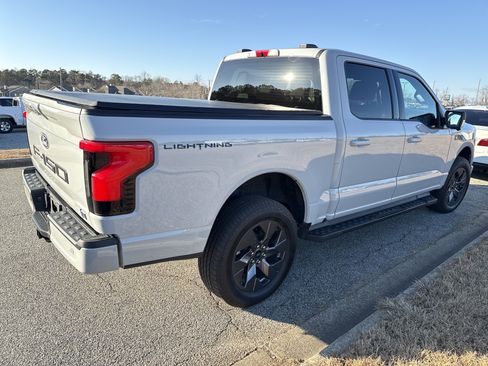 Used 2024 Ford F150 Lightning Flash image 10